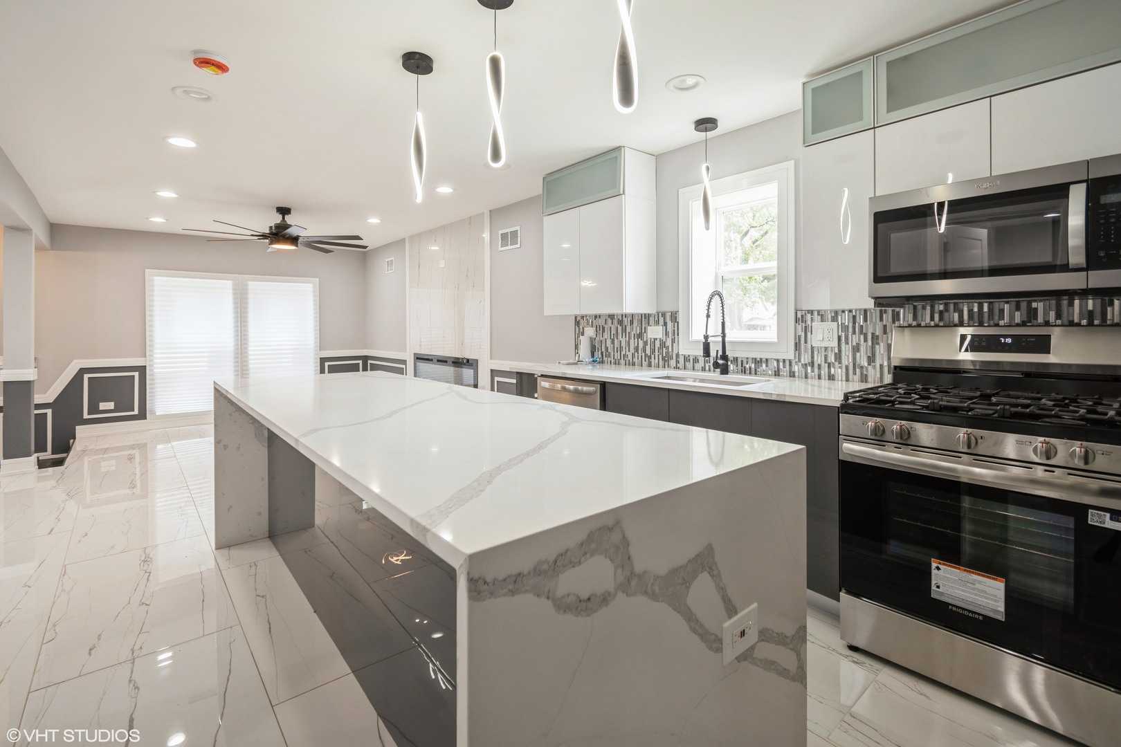 11616 S Lowe Avenue, Chicago, IL 60628