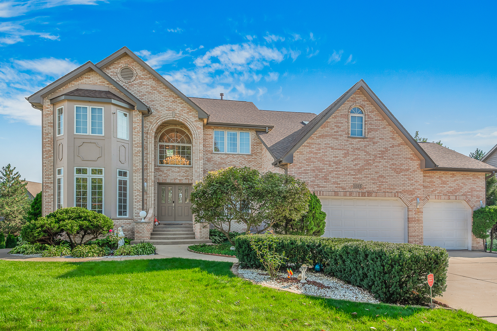 1315 Chapman Drive, Darien, IL 60561