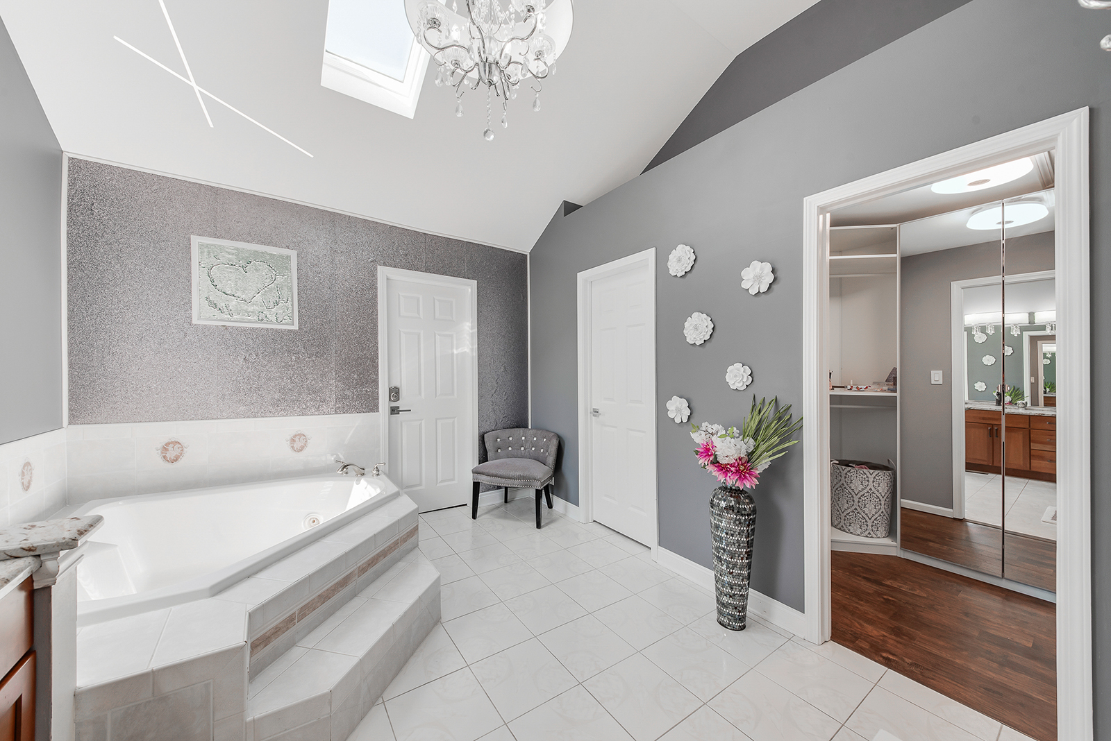 1315 Chapman Drive, Darien, IL 60561