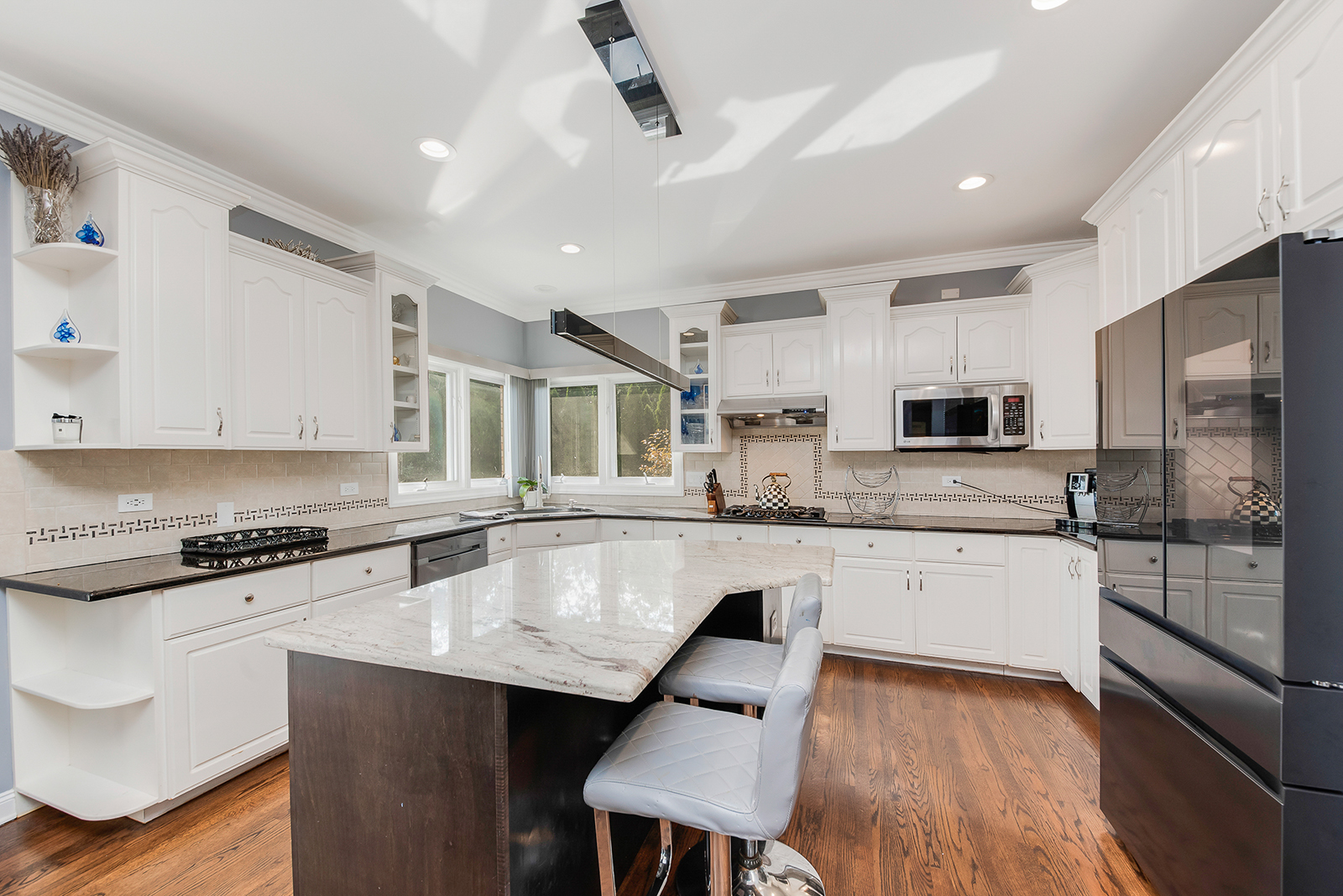 1315 Chapman Drive, Darien, IL 60561