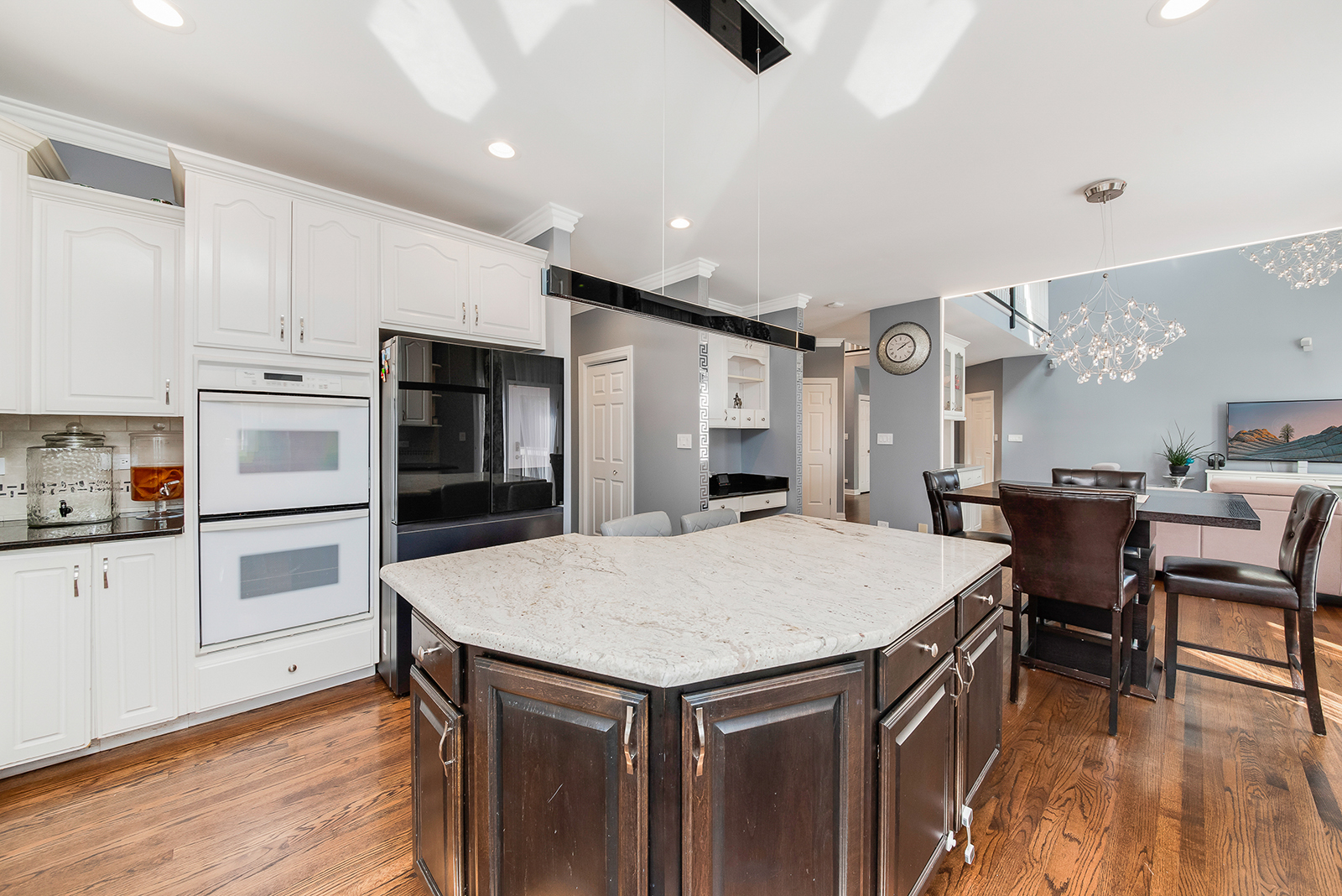 1315 Chapman Drive, Darien, IL 60561