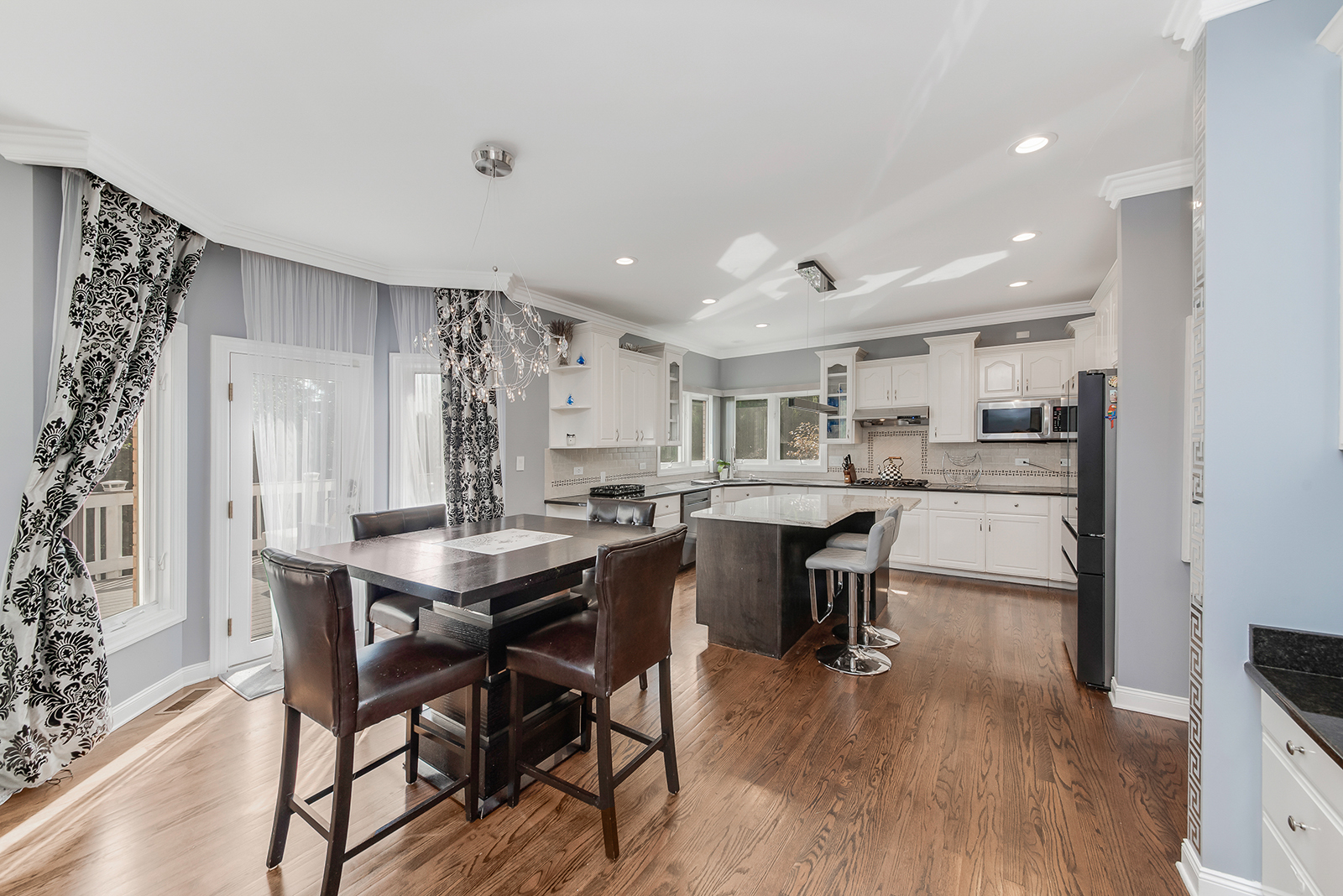 1315 Chapman Drive, Darien, IL 60561