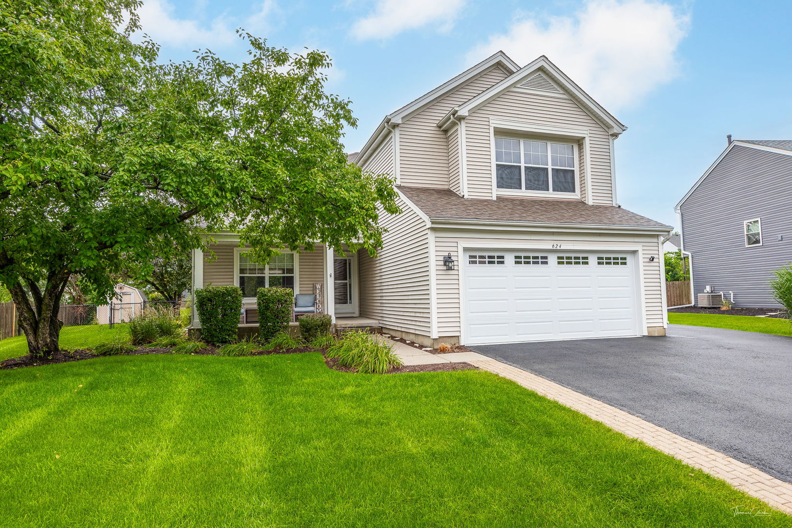 624 Fenwick Lane, South Elgin, IL 60177
