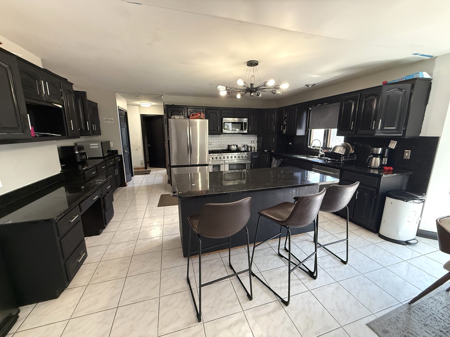 198 N Catalpa Street, Addison, IL 60101