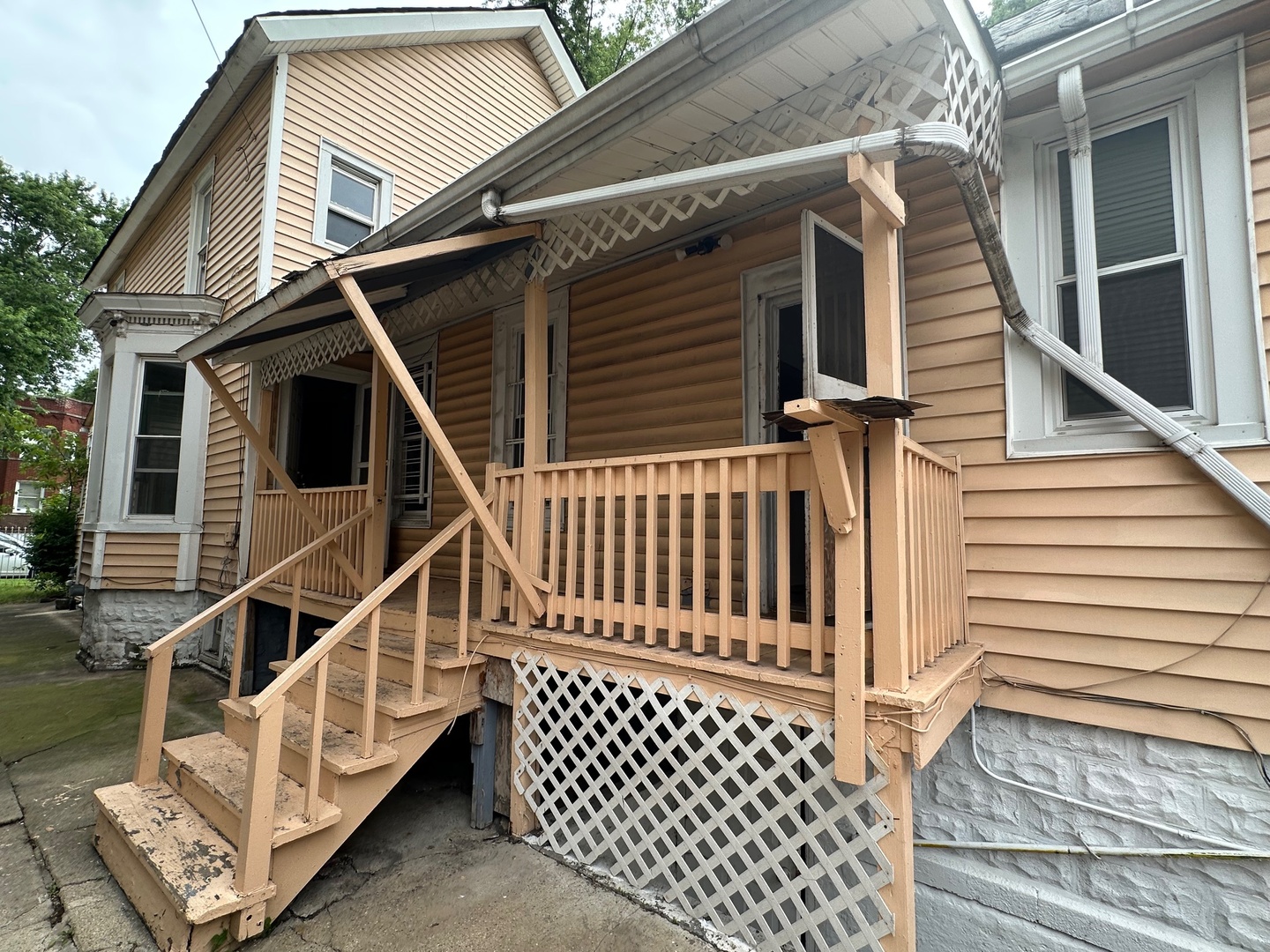 857 N Parkside Avenue, Chicago, IL 60651