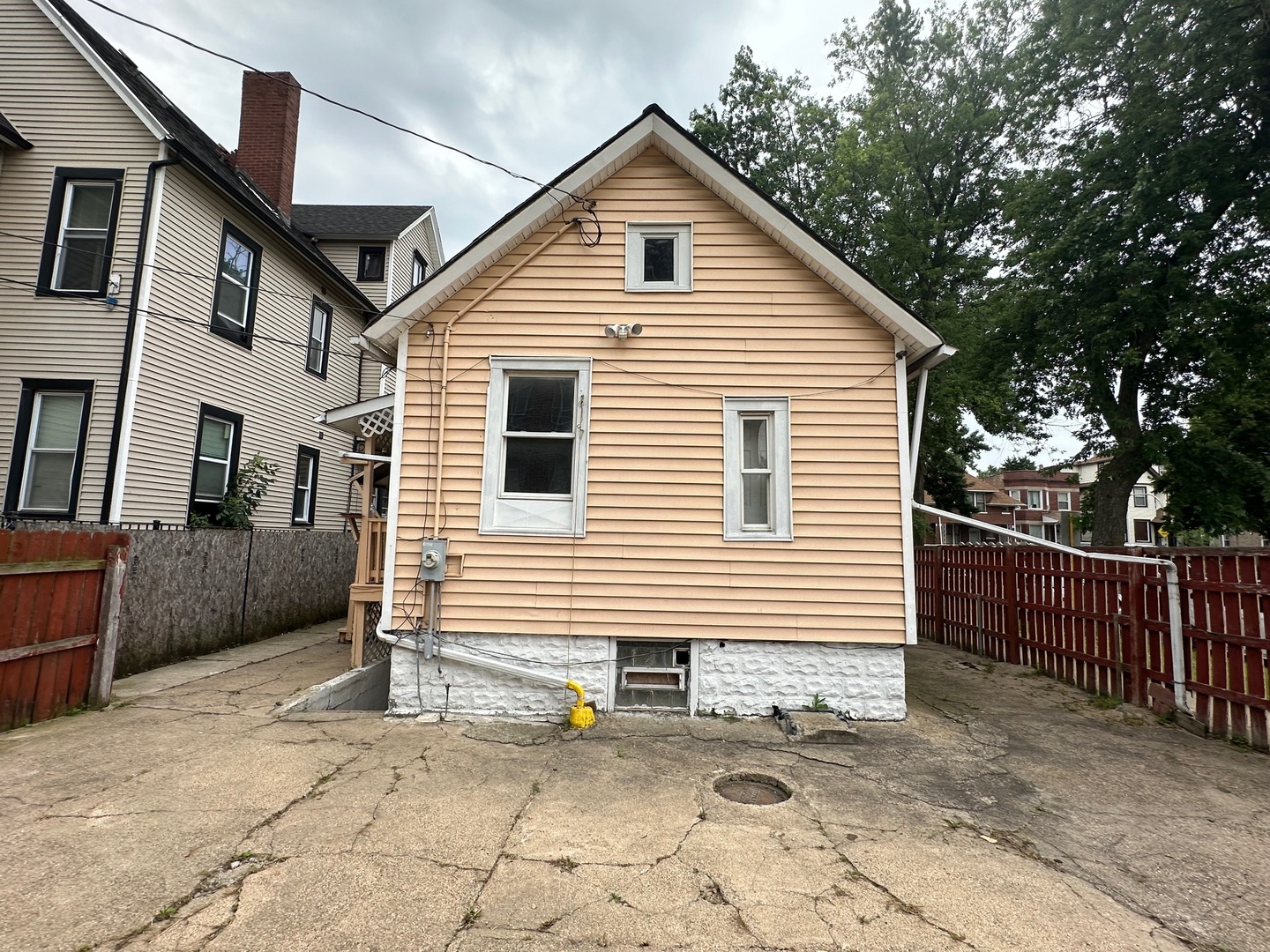 857 N Parkside Avenue, Chicago, IL 60651