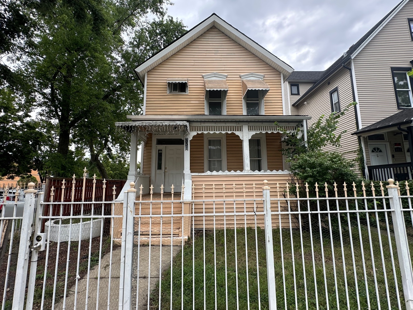857 N Parkside Avenue, Chicago, IL 60651