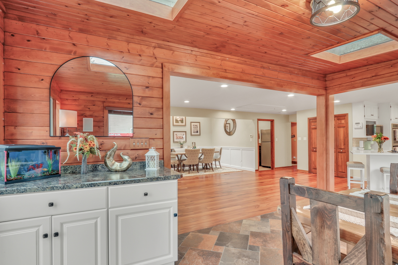 2407 N Villa Lane, McHenry, IL 60051