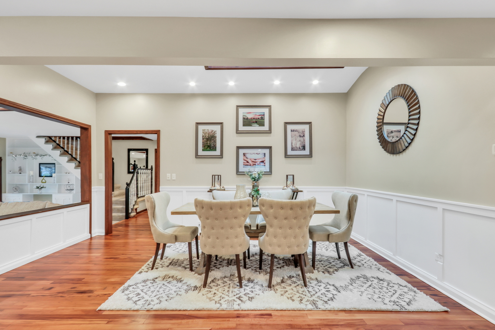 2407 N Villa Lane, McHenry, IL 60051