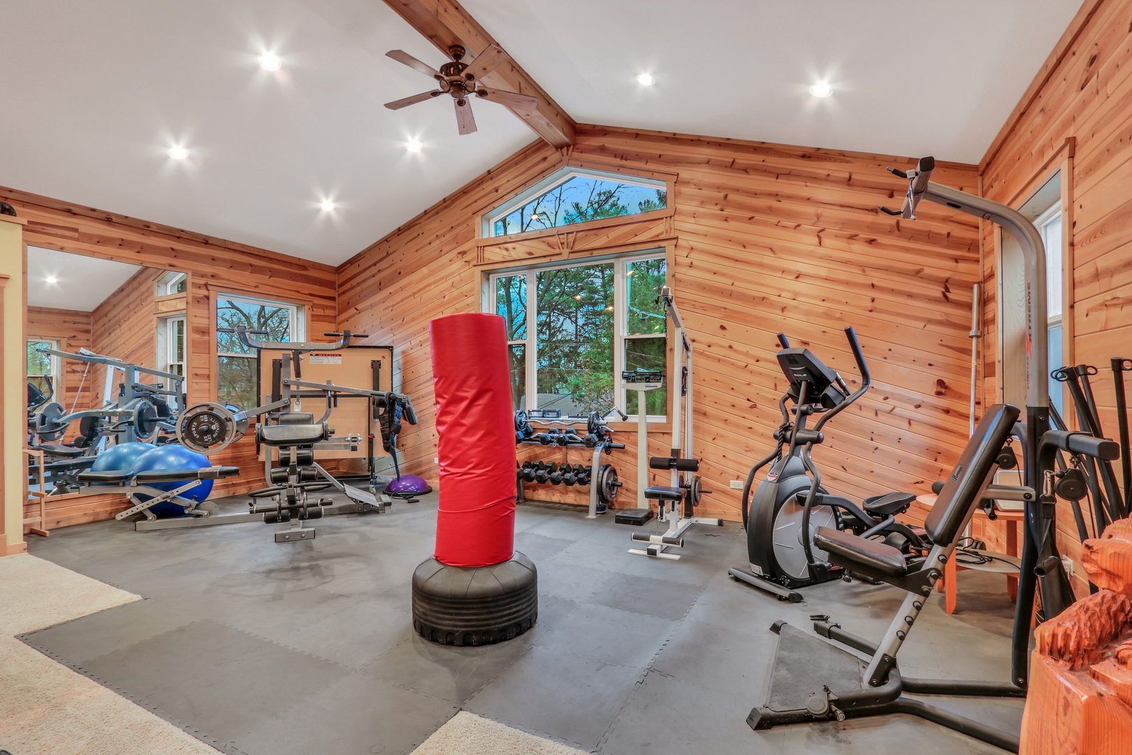2407 N Villa Lane, McHenry, IL 60051