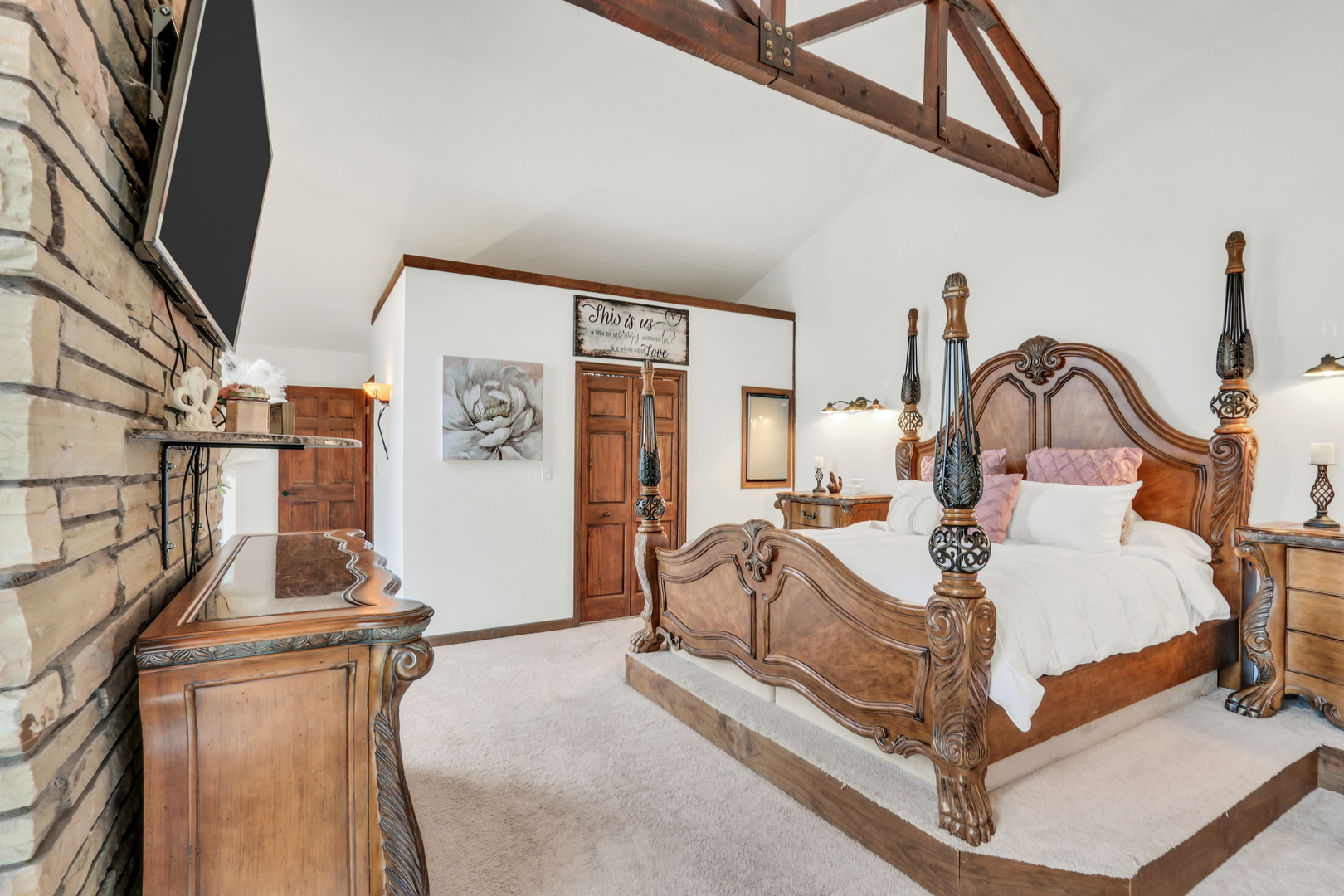 2407 N Villa Lane, McHenry, IL 60051