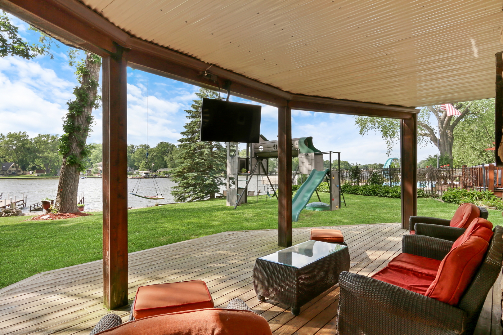 2407 N Villa Lane, McHenry, IL 60051