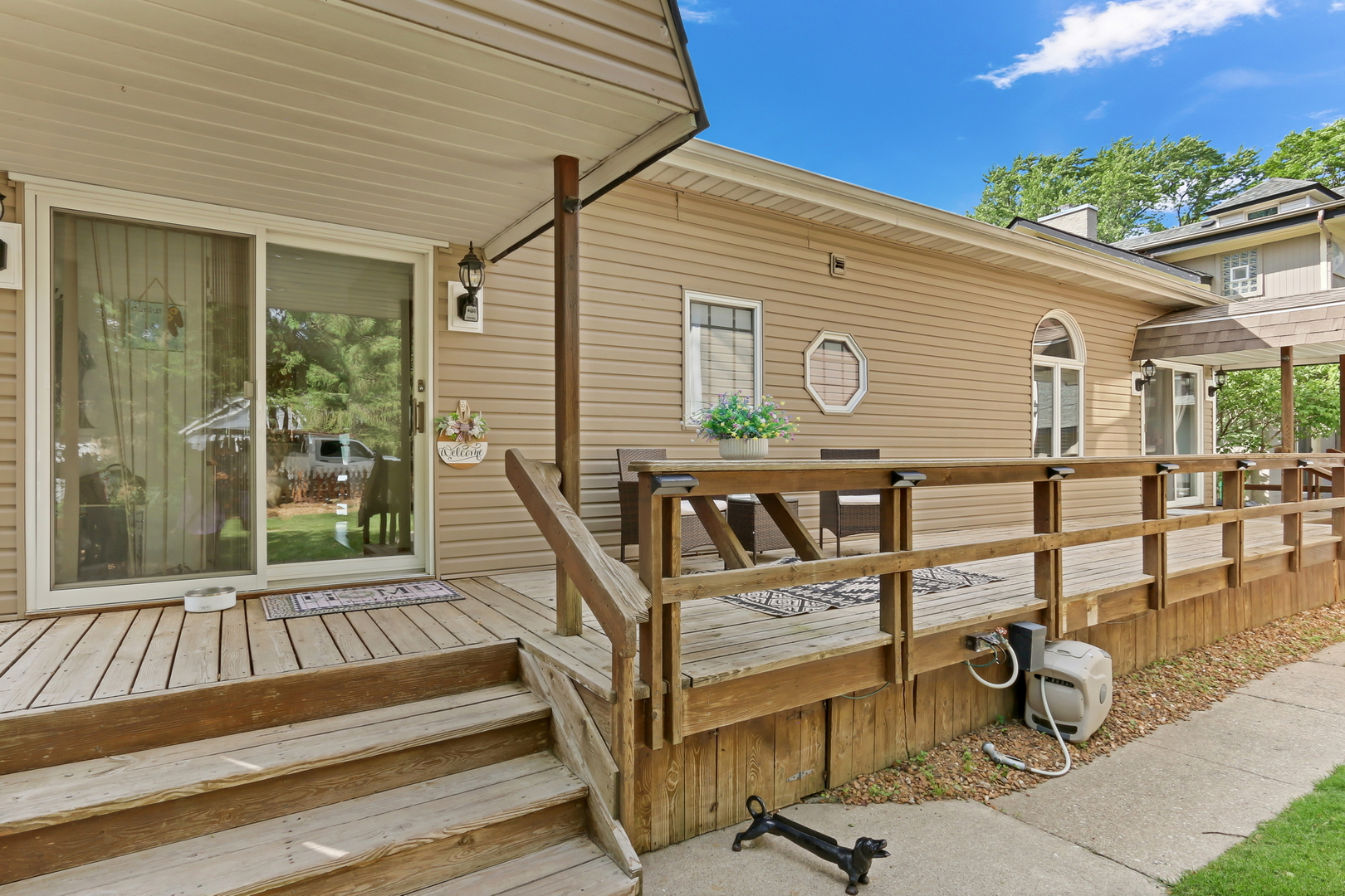 2407 N Villa Lane, McHenry, IL 60051