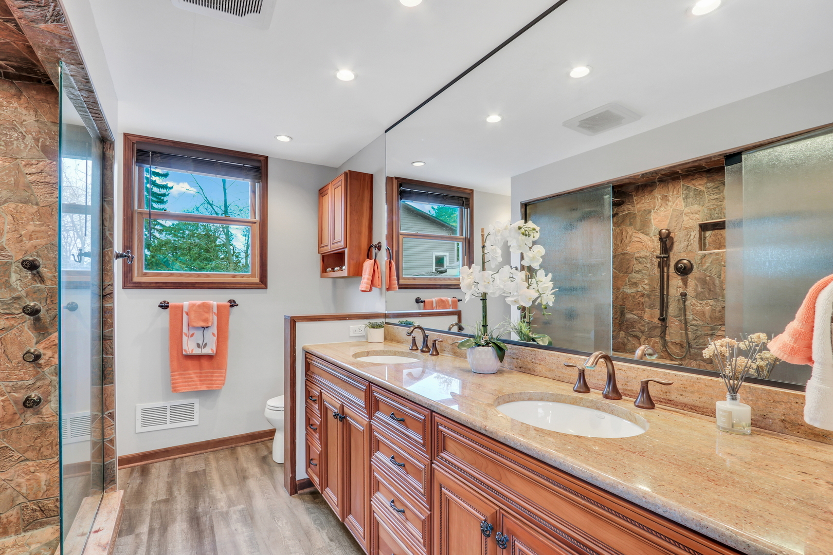 2407 N Villa Lane, McHenry, IL 60051
