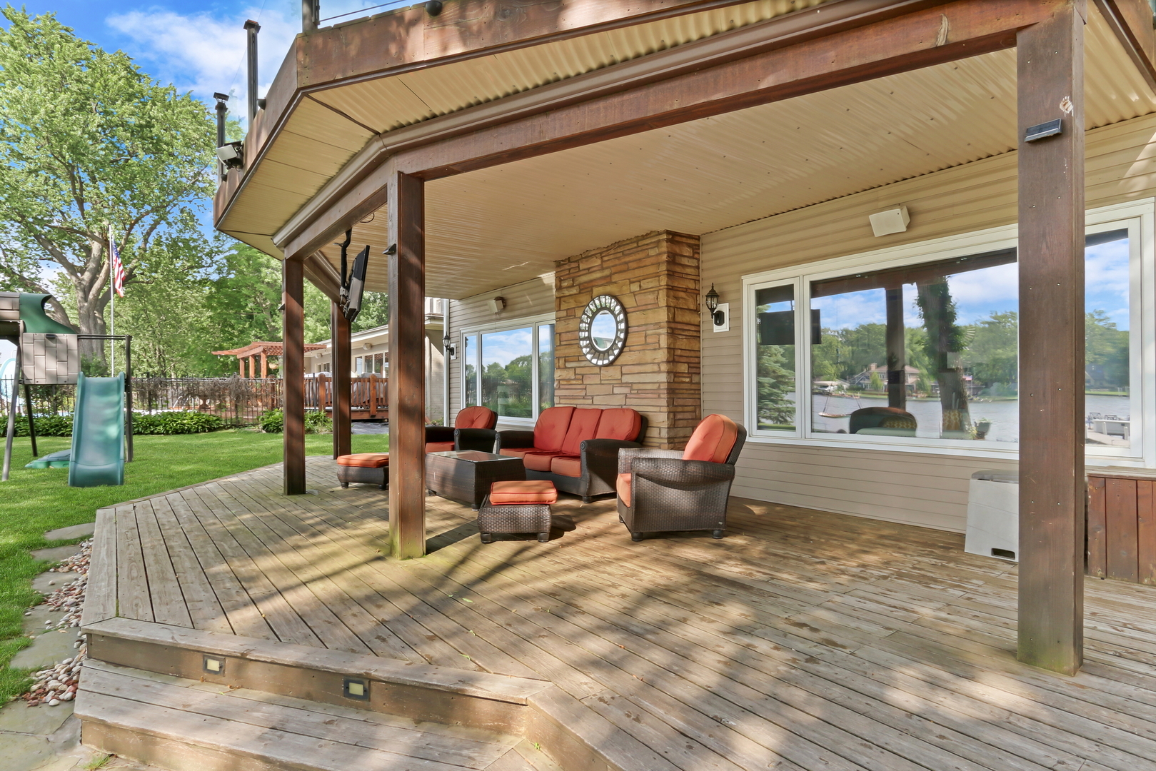 2407 N Villa Lane, McHenry, IL 60051