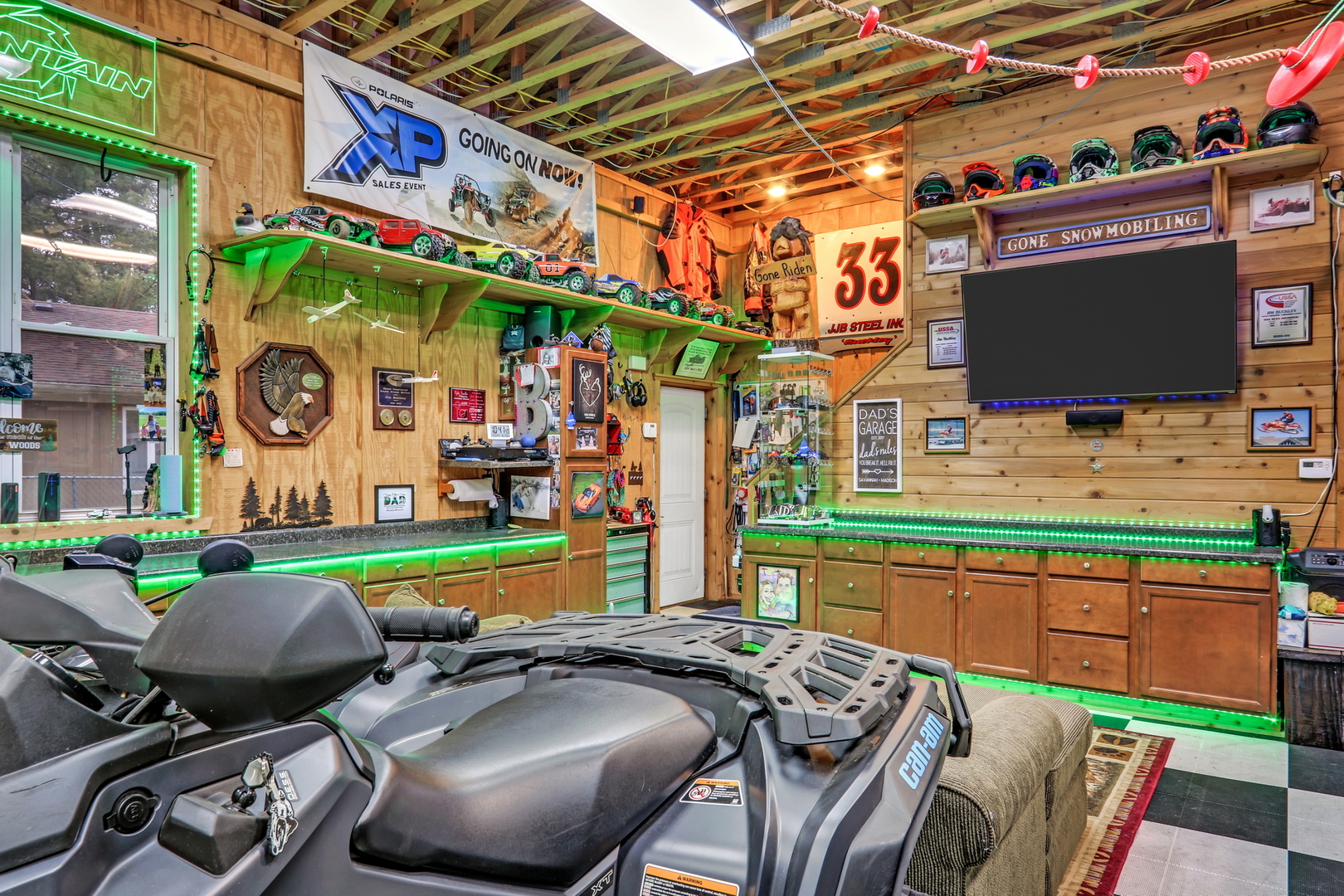 2407 N Villa Lane, McHenry, IL 60051