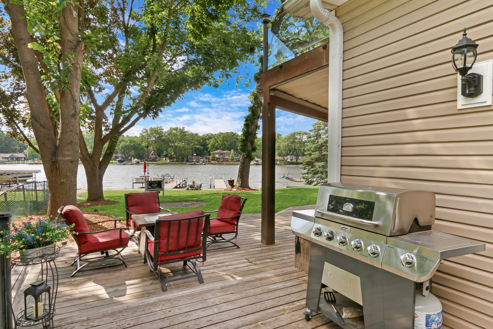 2407 N Villa Lane, McHenry, IL 60051