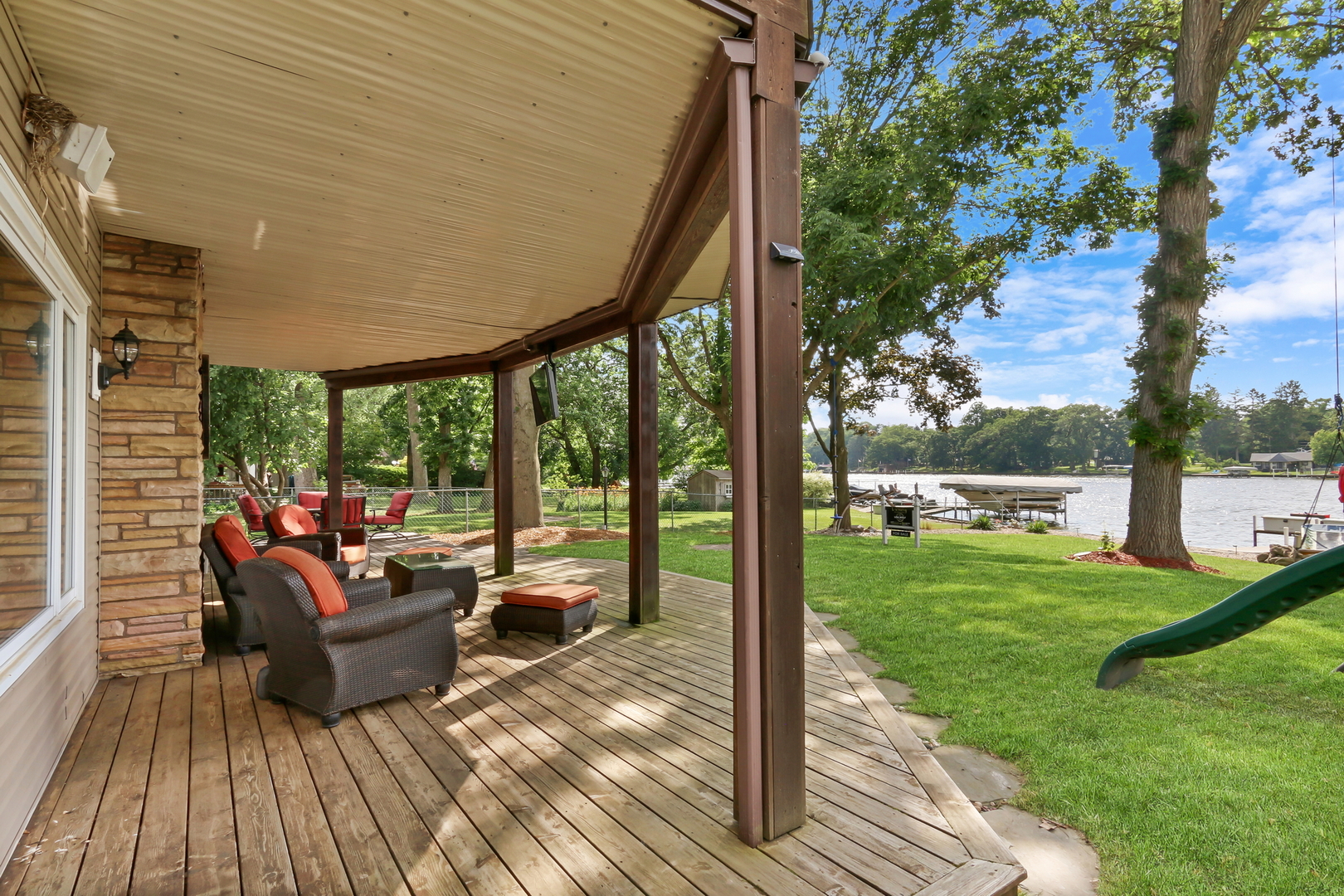 2407 N Villa Lane, McHenry, IL 60051
