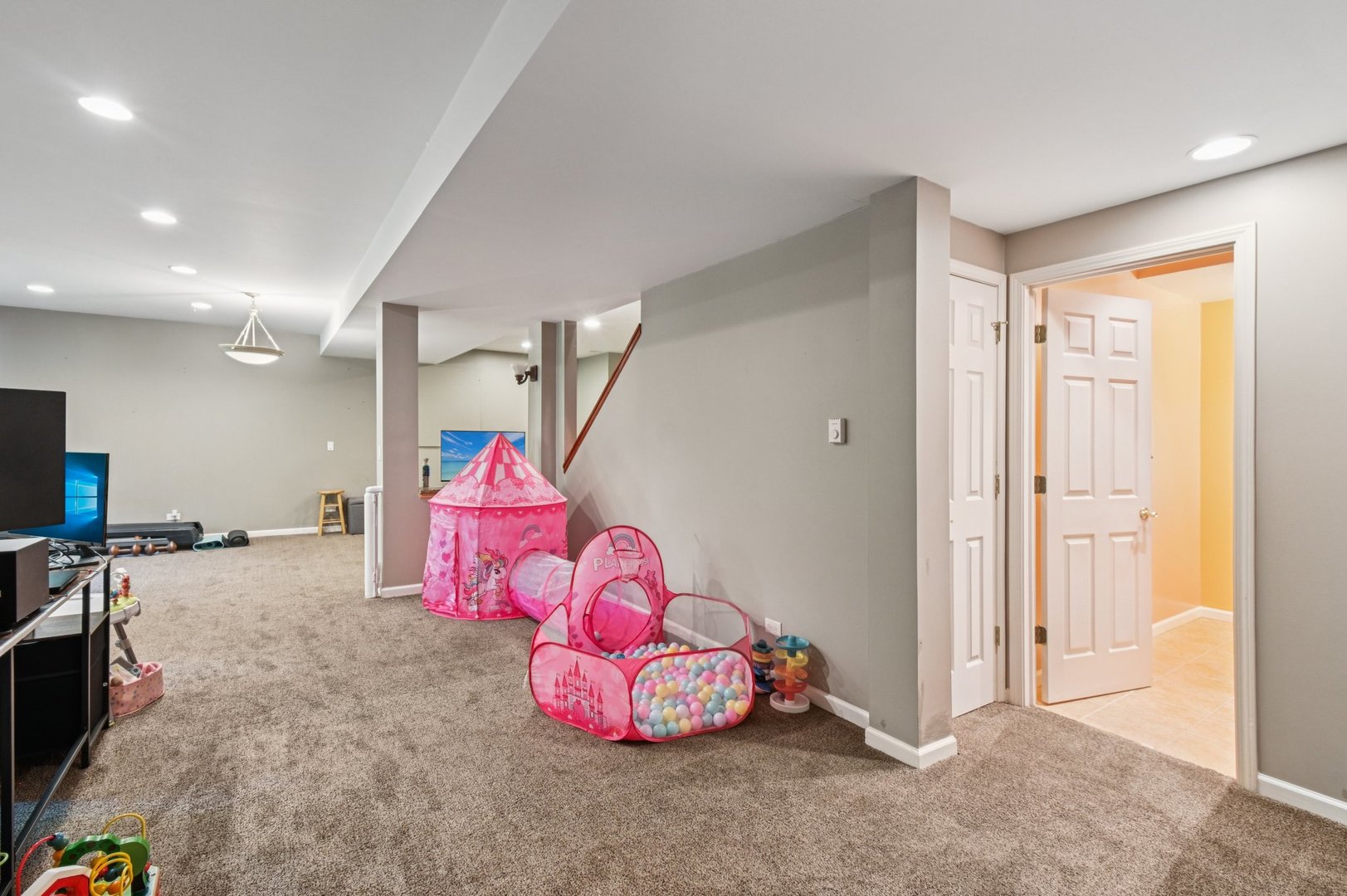 914 Eaton Court, Lake Villa, IL 60046