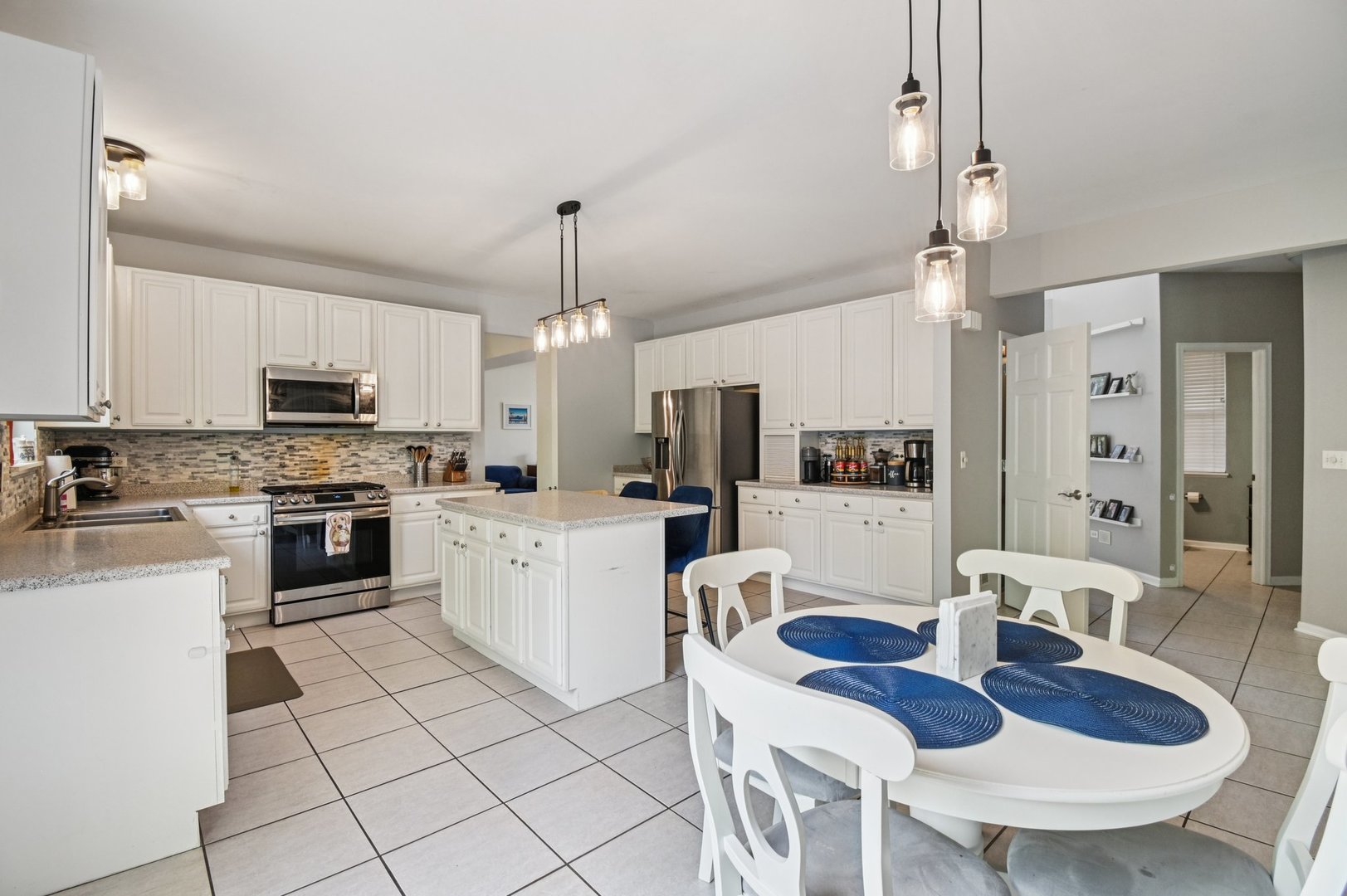 914 Eaton Court, Lake Villa, IL 60046