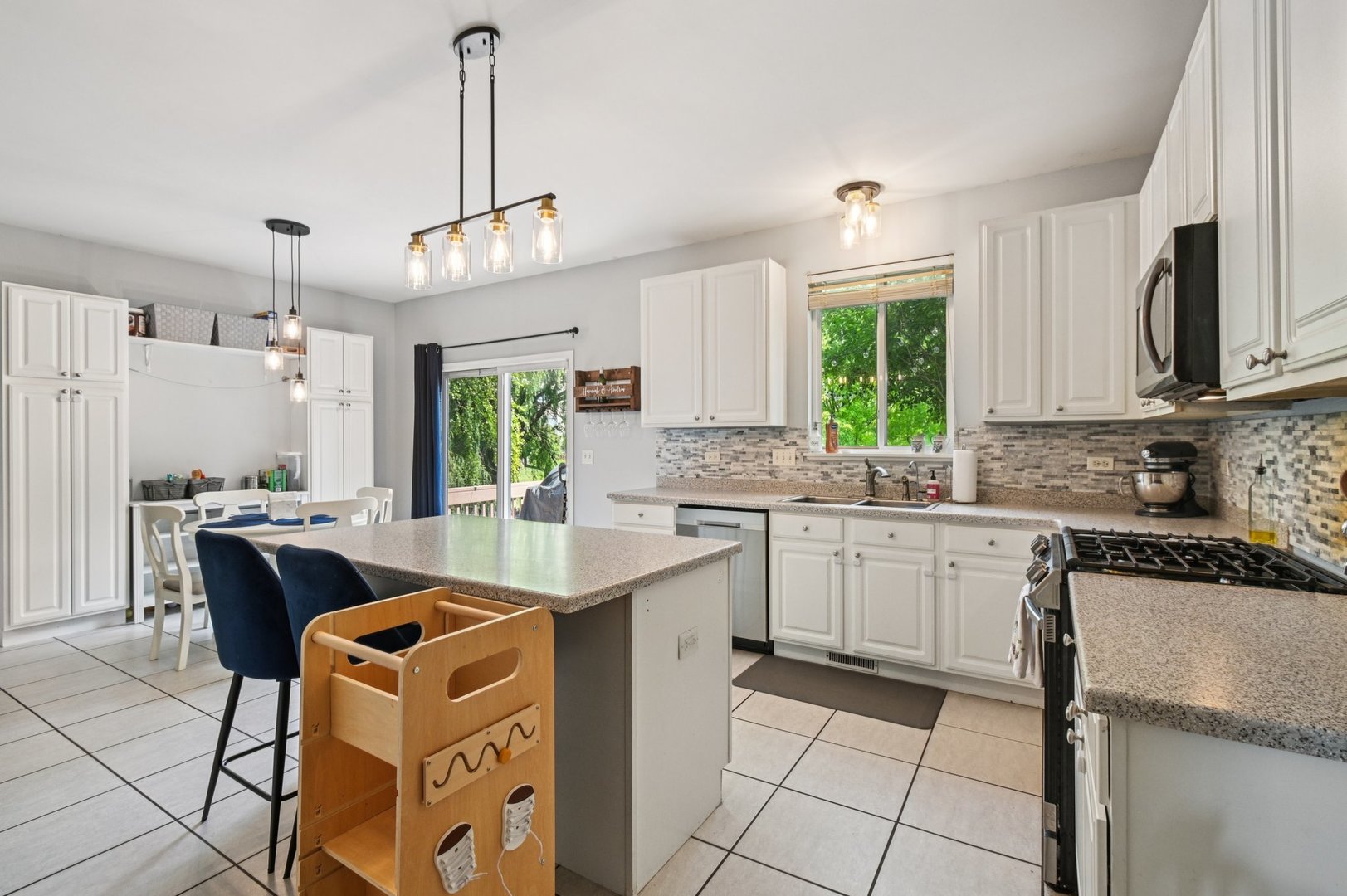914 Eaton Court, Lake Villa, IL 60046
