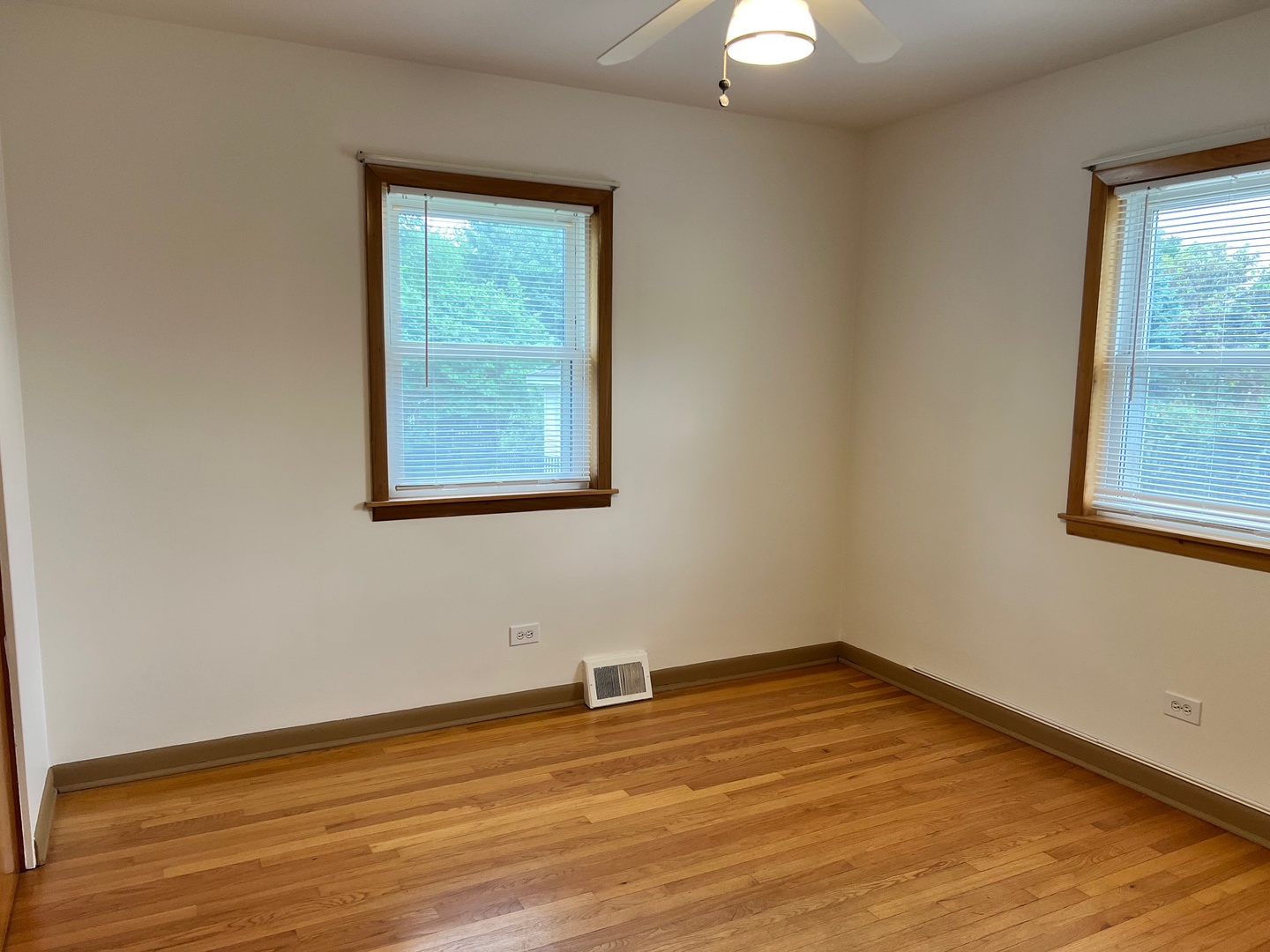 498 W 3rd Street, Elmhurst, IL 60126