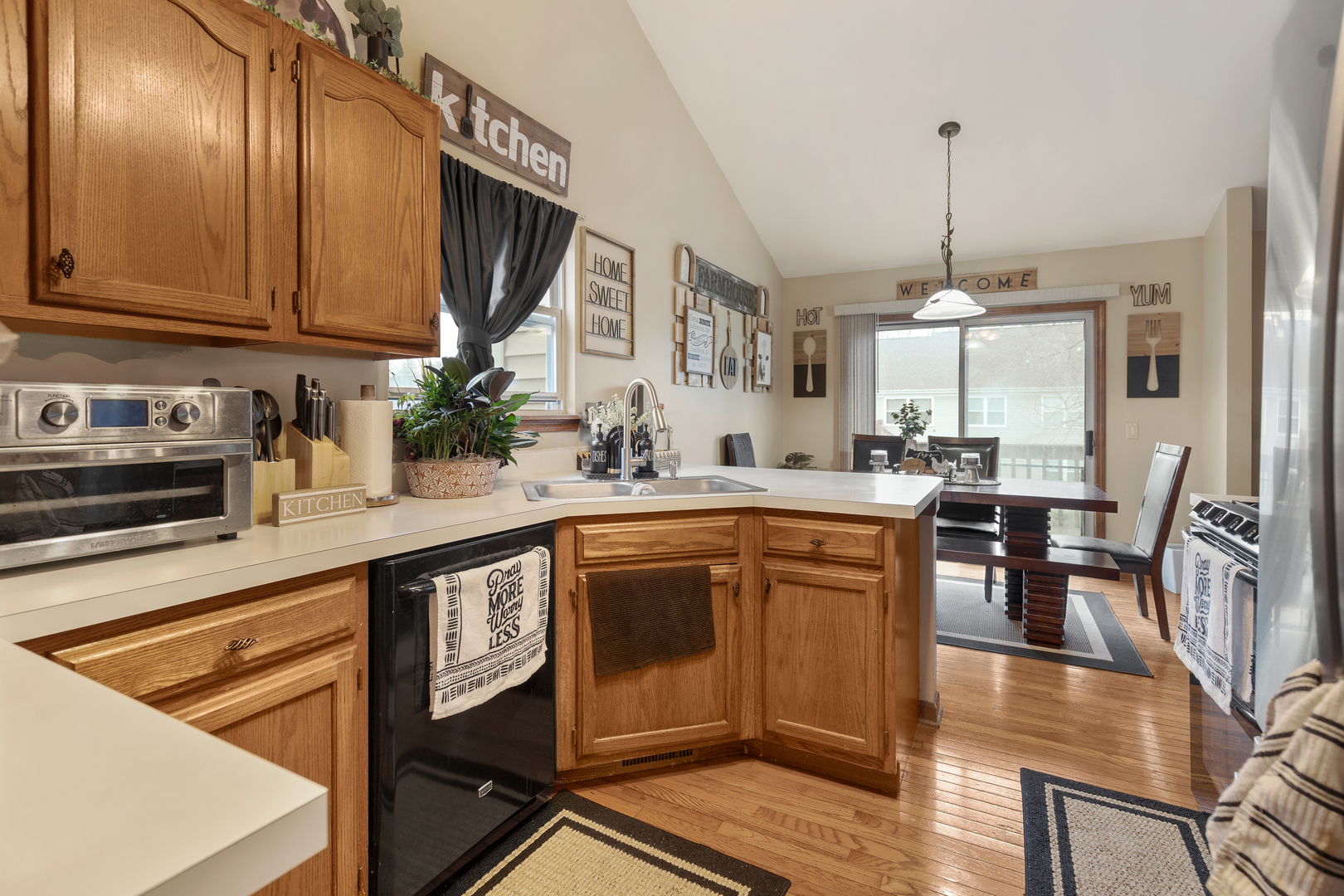 1159 SPRING CREEK Road, Elgin, IL 60120