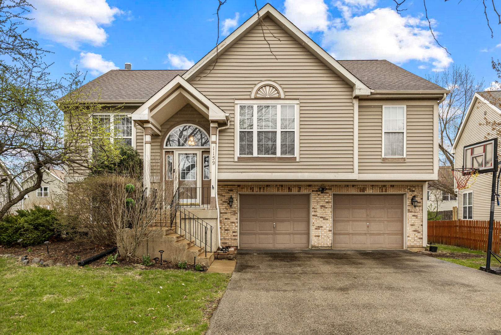 1159 SPRING CREEK Road, Elgin, IL 60120