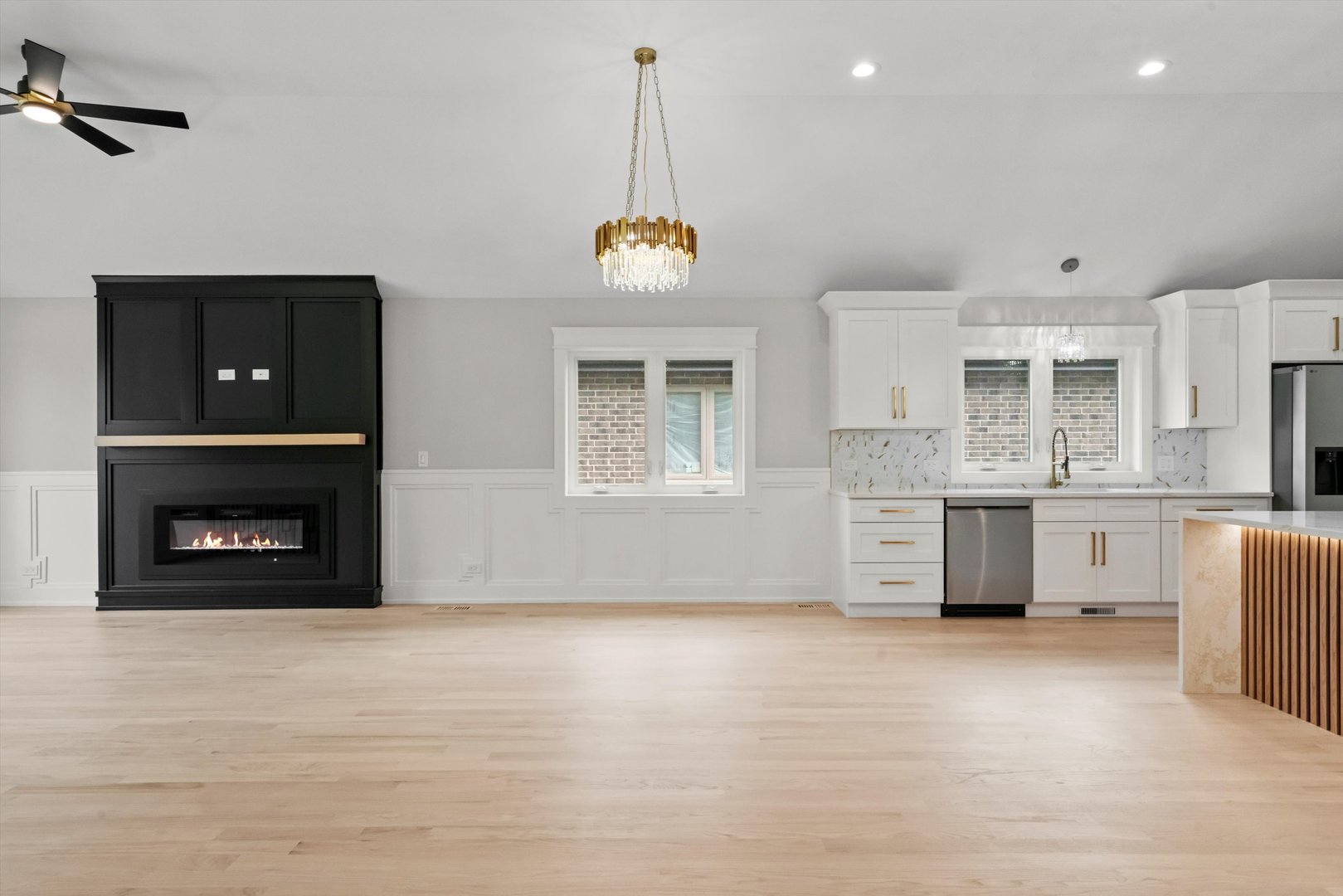 8535 Mansfield Avenue, Burbank, IL 60459