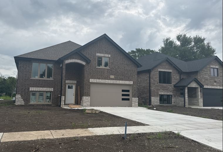 8535 Mansfield Avenue, Burbank, IL 60459