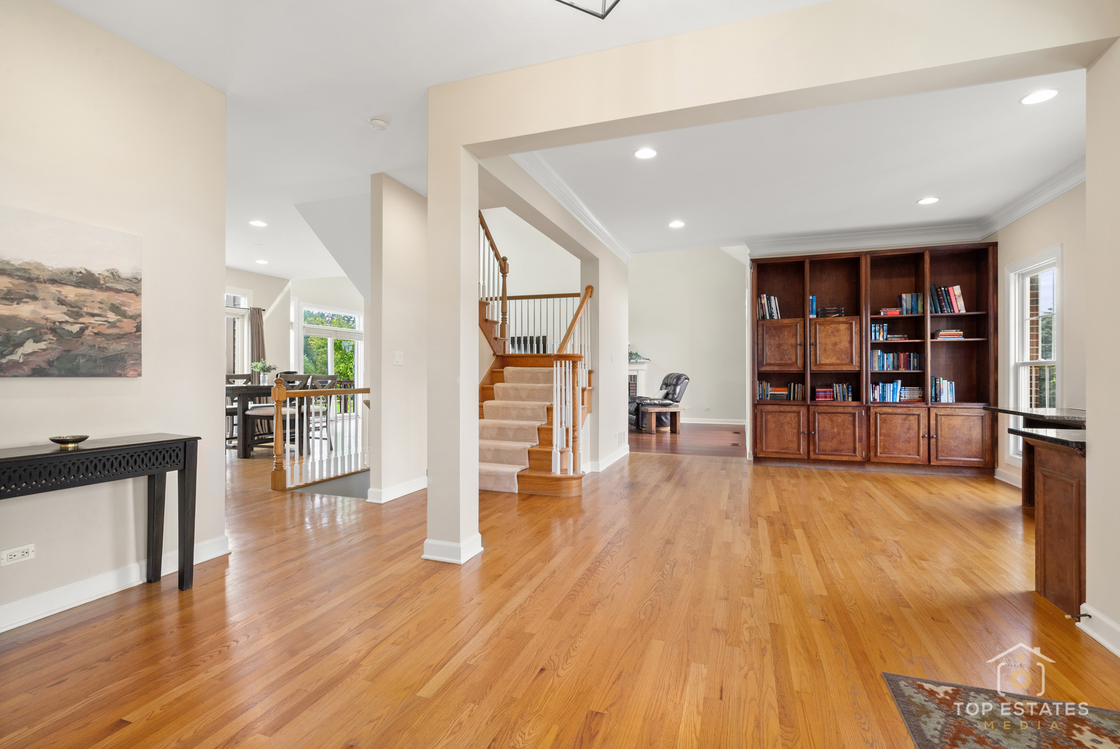 175 Clover Hill Lane, North Barrington, IL 60010