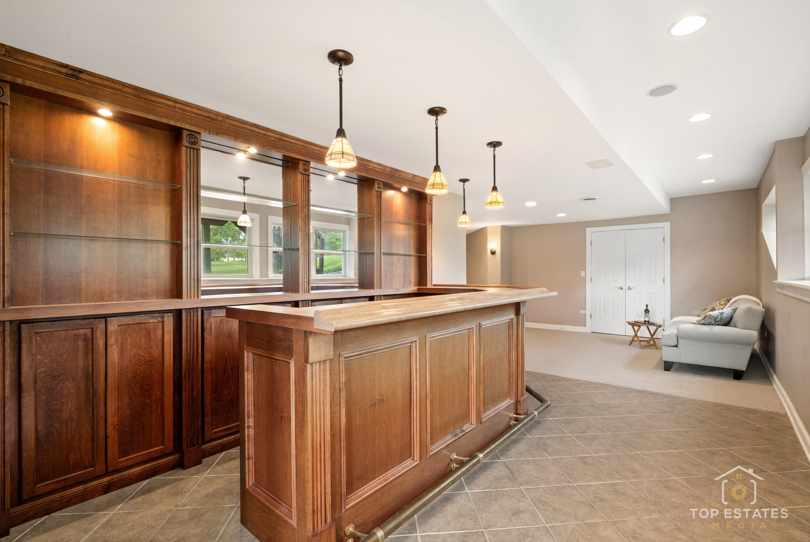 175 Clover Hill Lane, North Barrington, IL 60010