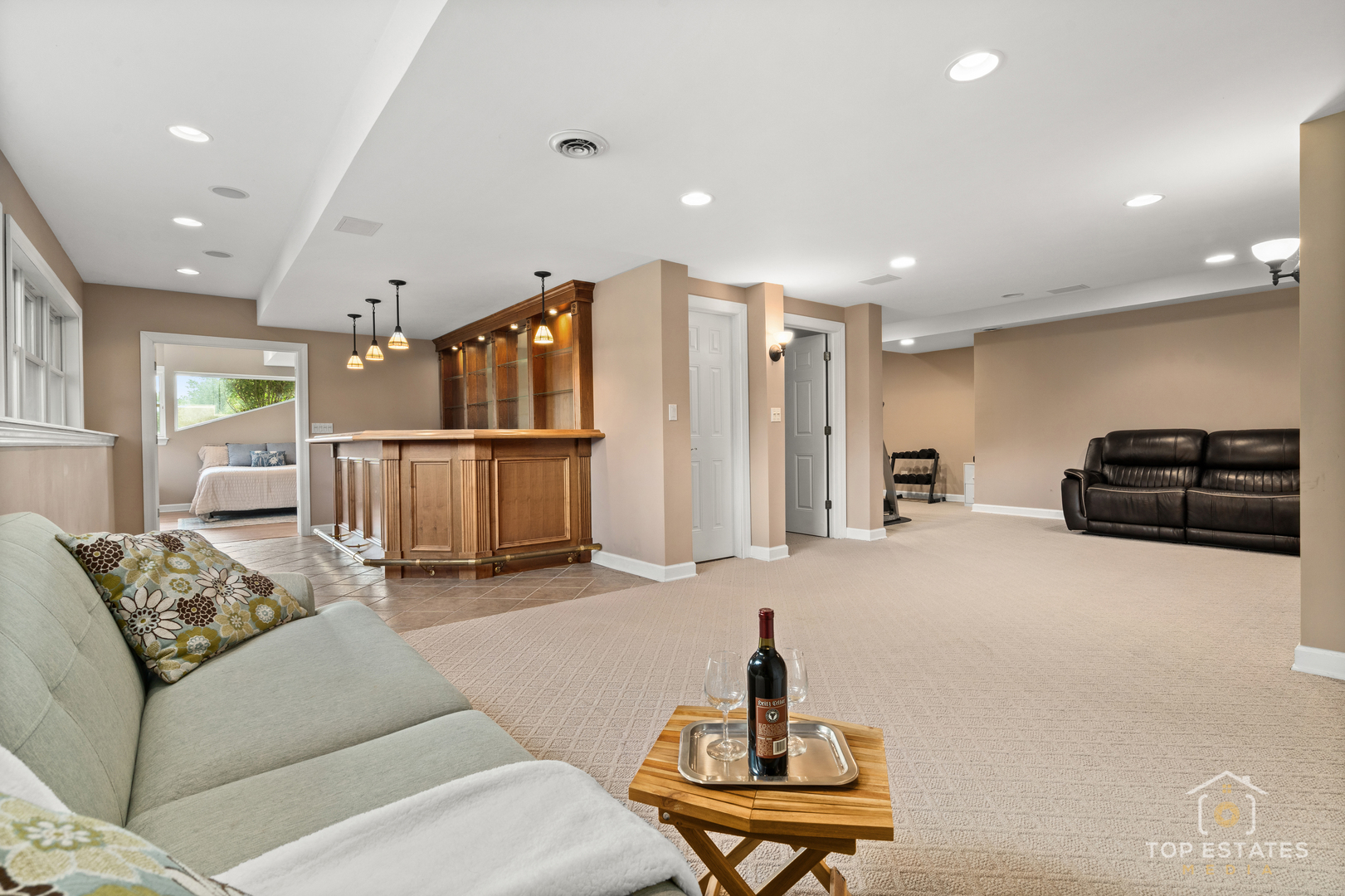 175 Clover Hill Lane, North Barrington, IL 60010