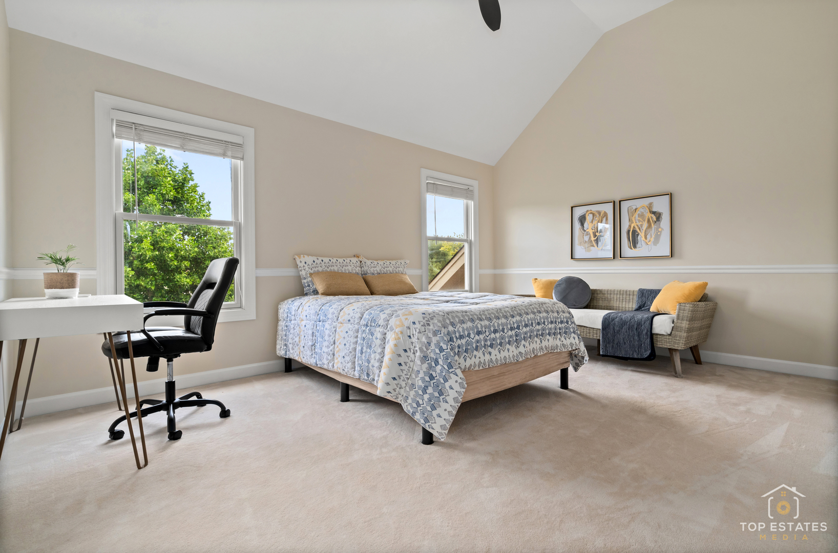 175 Clover Hill Lane, North Barrington, IL 60010