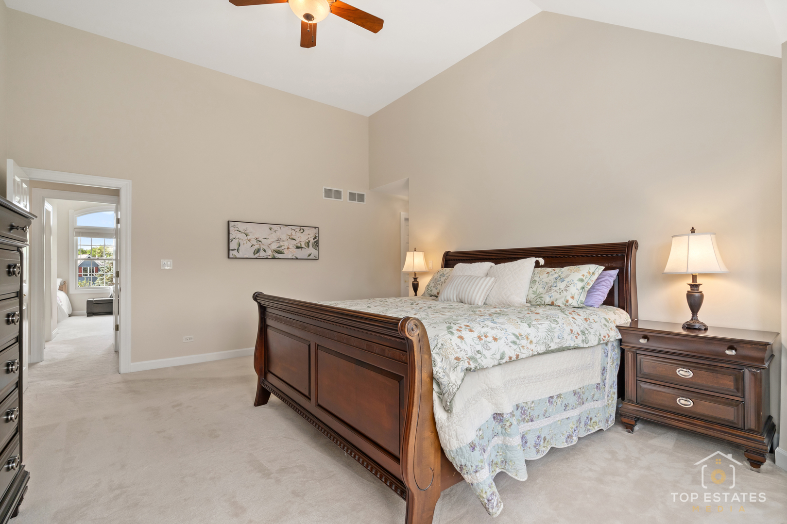 175 Clover Hill Lane, North Barrington, IL 60010