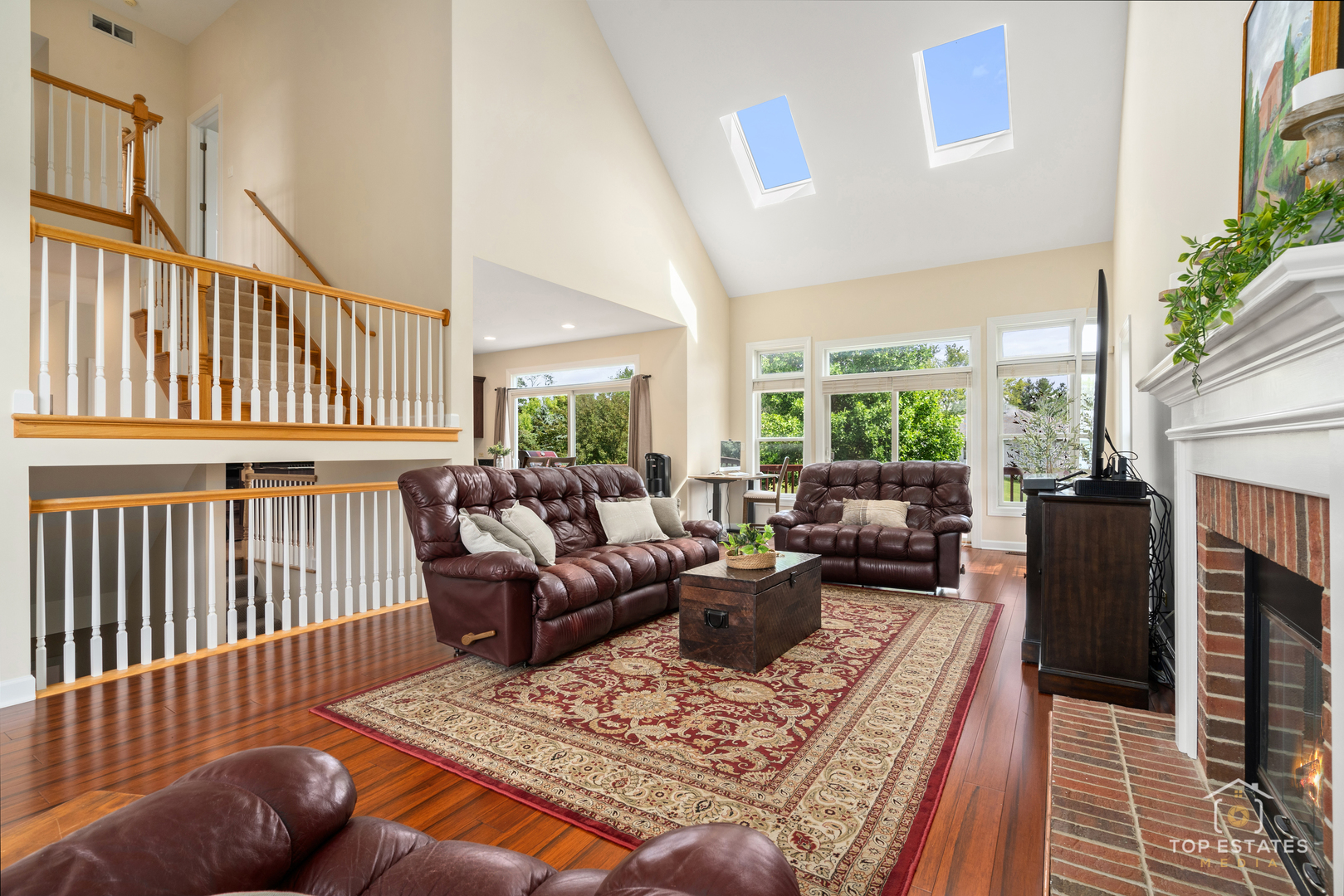 175 Clover Hill Lane, North Barrington, IL 60010