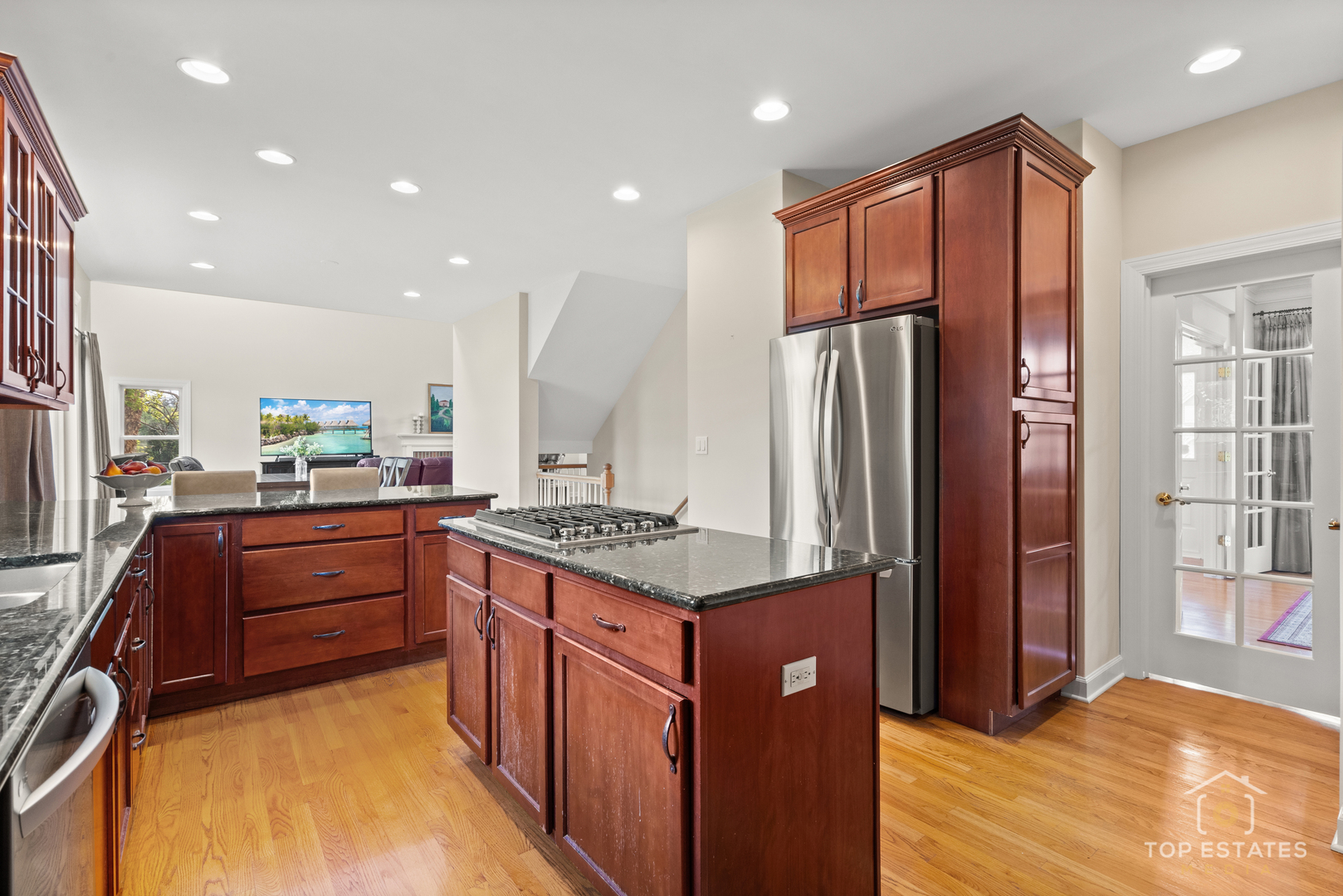 175 Clover Hill Lane, North Barrington, IL 60010