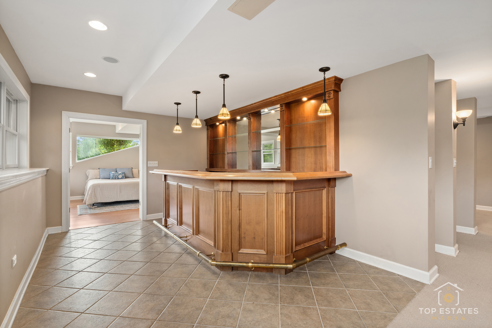 175 Clover Hill Lane, North Barrington, IL 60010