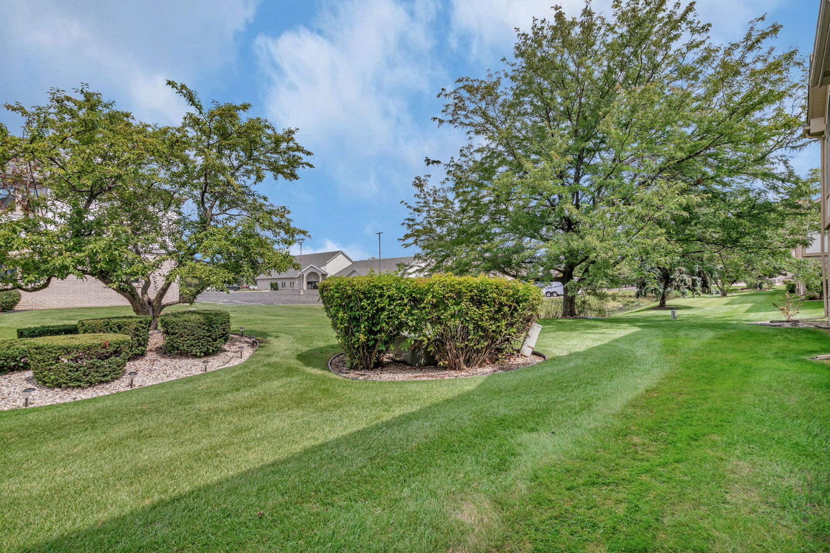 6430 Pinecone Drive #1W, Tinley Park, IL 60477