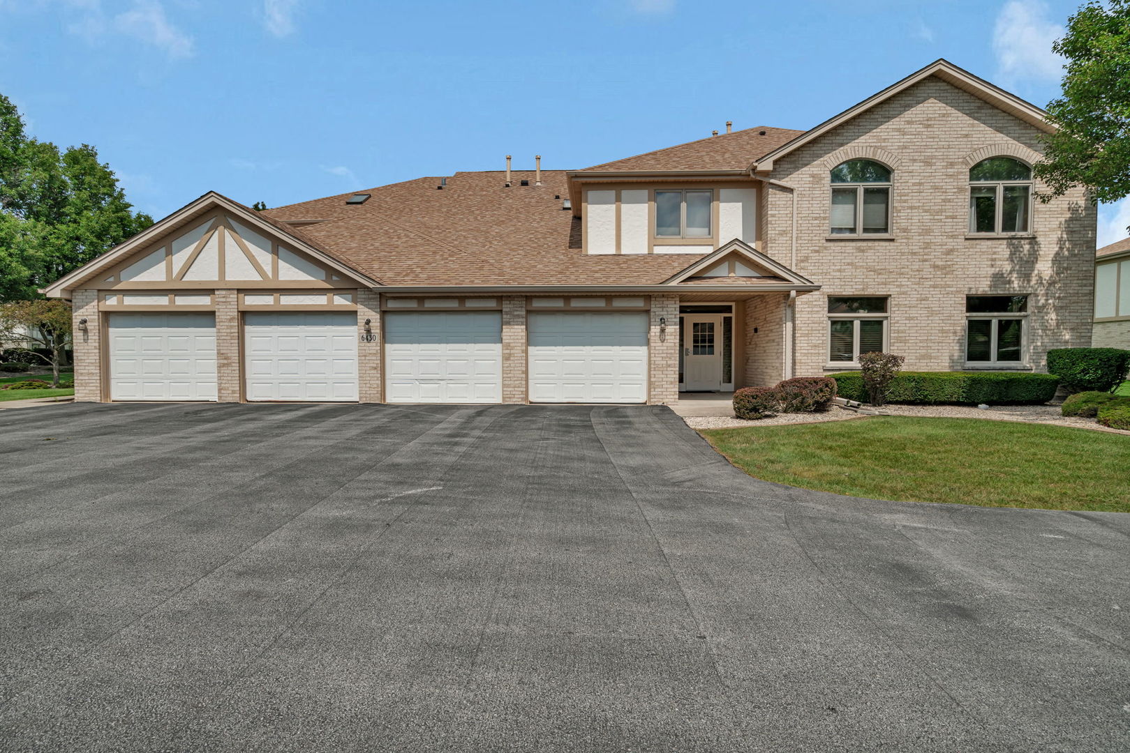 6430 Pinecone Drive #1W, Tinley Park, IL 60477