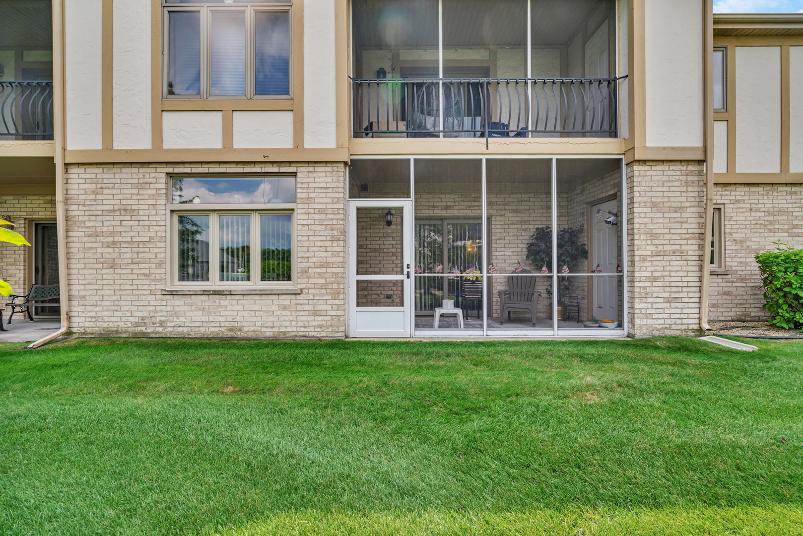 6430 Pinecone Drive #1W, Tinley Park, IL 60477