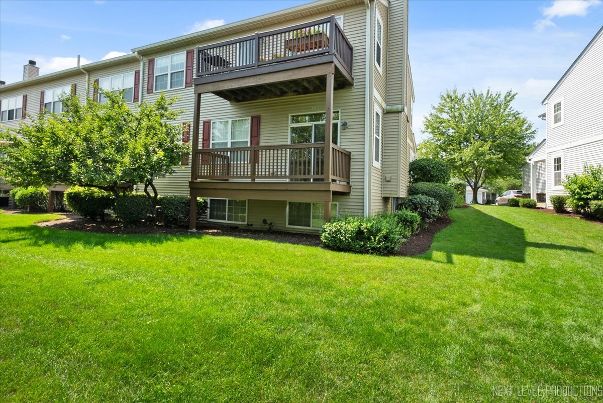 910 Genesee Drive, Naperville, IL 60563