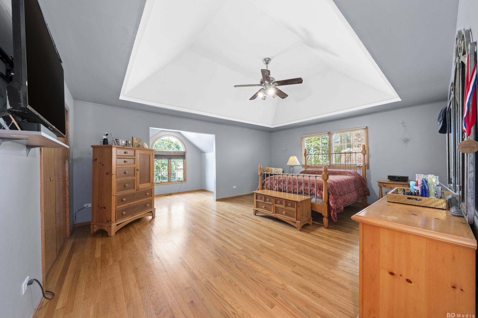 6625 W 91ST Place, Oak Lawn, IL 60453