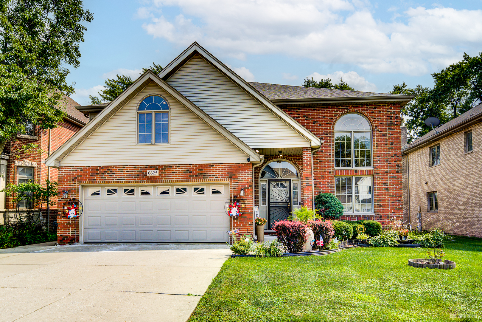 6625 W 91ST Place, Oak Lawn, IL 60453