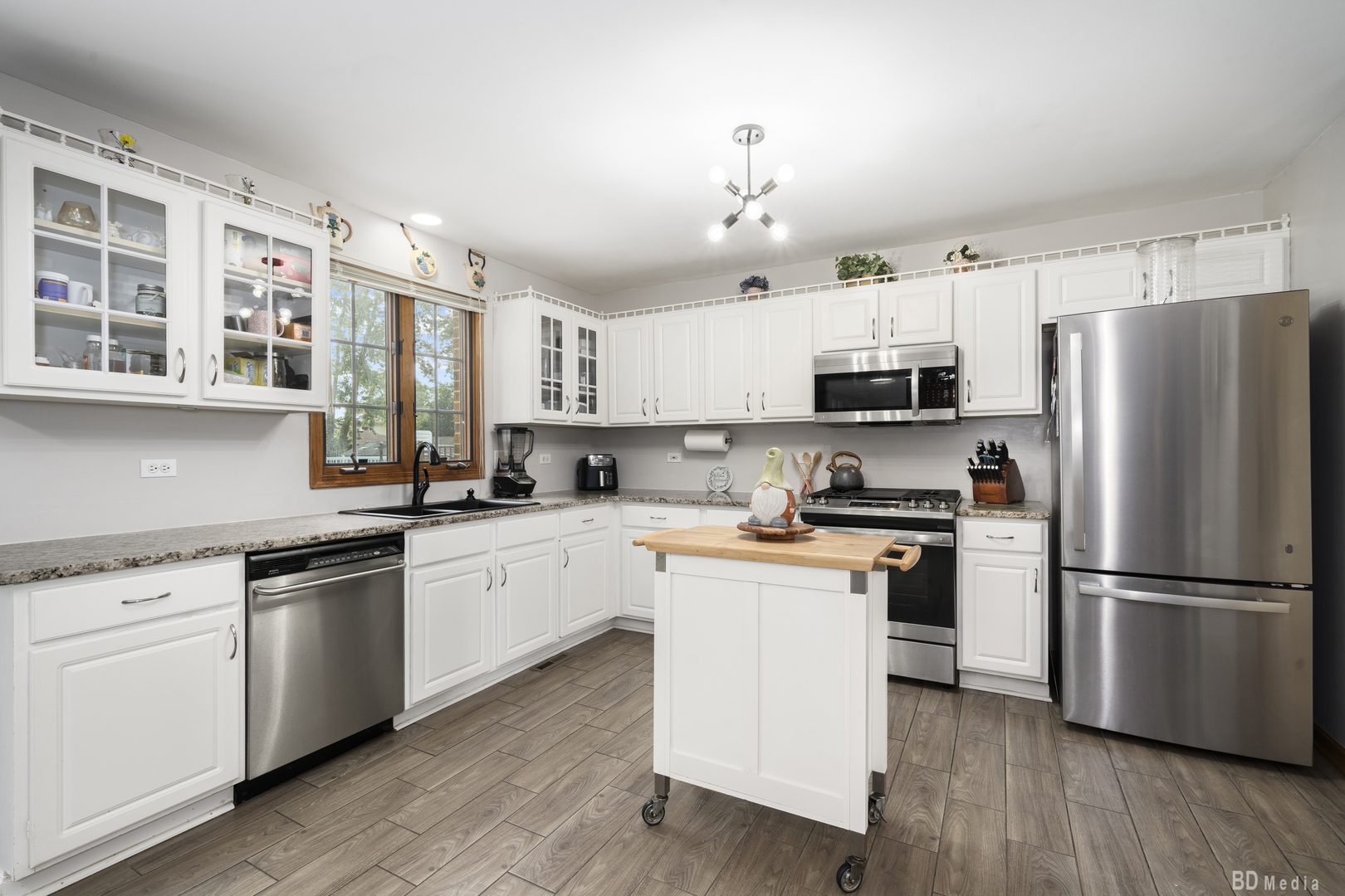 6625 W 91ST Place, Oak Lawn, IL 60453