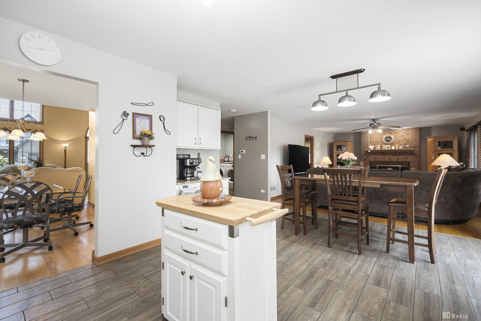 6625 W 91ST Place, Oak Lawn, IL 60453