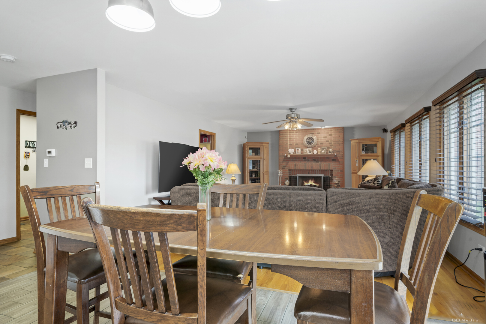 6625 W 91ST Place, Oak Lawn, IL 60453