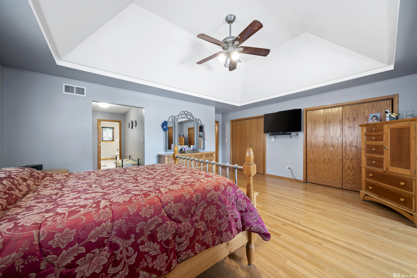 6625 W 91ST Place, Oak Lawn, IL 60453