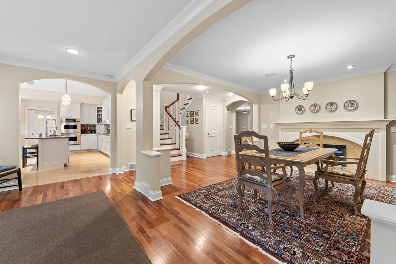 860 Kenton Road, Deerfield, IL 60015
