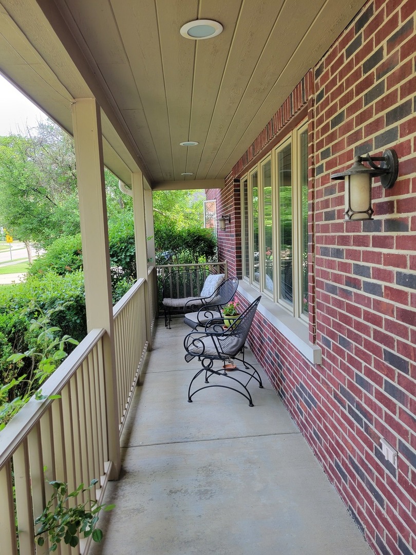 860 Kenton Road, Deerfield, IL 60015